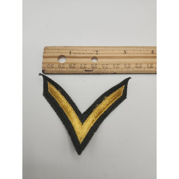 Military US Army Private First Class Chevron Stripe Patch Militaria Vintage - Picture 3 of 4
